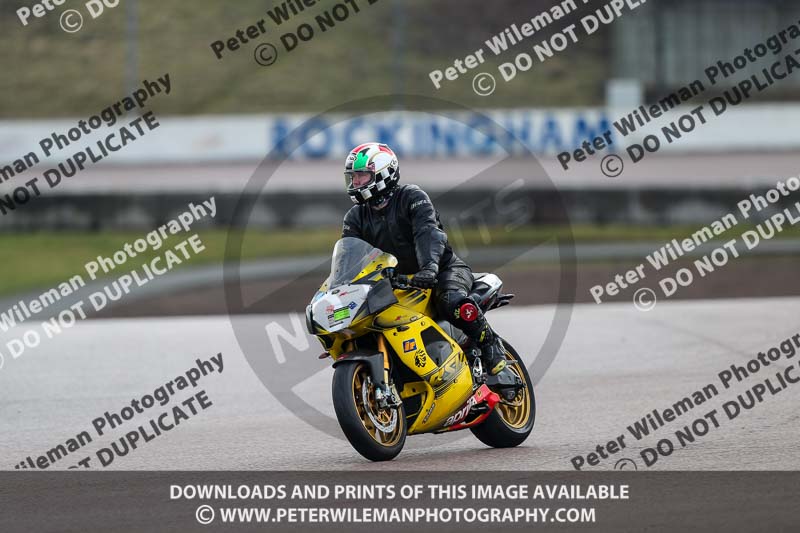 Rockingham no limits trackday;enduro digital images;event digital images;eventdigitalimages;no limits trackdays;peter wileman photography;racing digital images;rockingham raceway northamptonshire;rockingham trackday photographs;trackday digital images;trackday photos