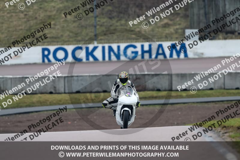 Rockingham no limits trackday;enduro digital images;event digital images;eventdigitalimages;no limits trackdays;peter wileman photography;racing digital images;rockingham raceway northamptonshire;rockingham trackday photographs;trackday digital images;trackday photos