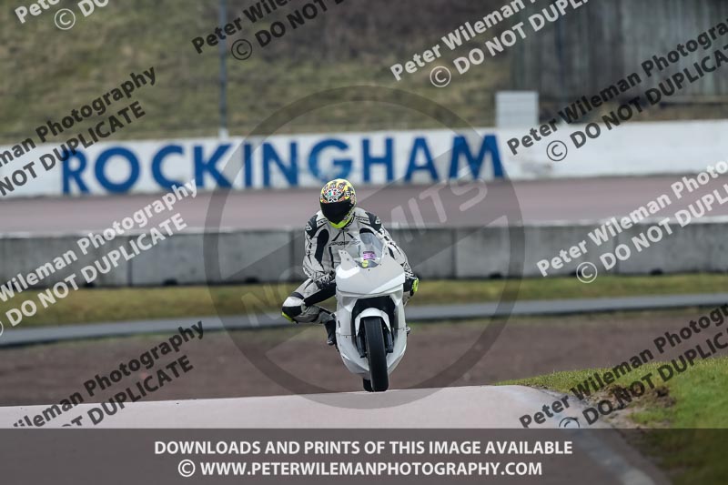 Rockingham no limits trackday;enduro digital images;event digital images;eventdigitalimages;no limits trackdays;peter wileman photography;racing digital images;rockingham raceway northamptonshire;rockingham trackday photographs;trackday digital images;trackday photos