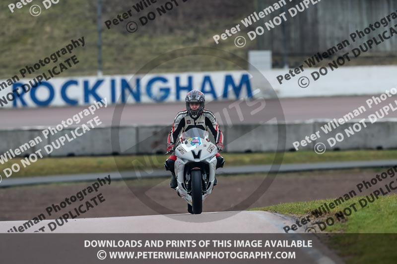 Rockingham no limits trackday;enduro digital images;event digital images;eventdigitalimages;no limits trackdays;peter wileman photography;racing digital images;rockingham raceway northamptonshire;rockingham trackday photographs;trackday digital images;trackday photos