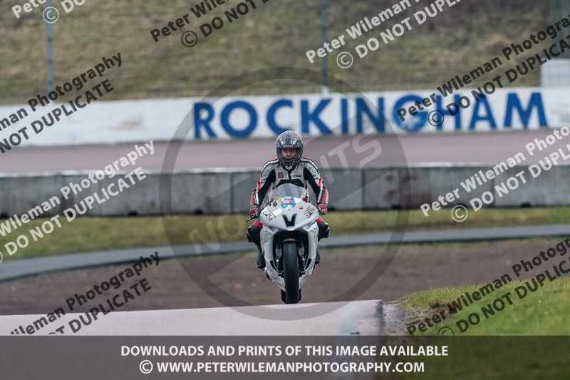 Rockingham no limits trackday;enduro digital images;event digital images;eventdigitalimages;no limits trackdays;peter wileman photography;racing digital images;rockingham raceway northamptonshire;rockingham trackday photographs;trackday digital images;trackday photos