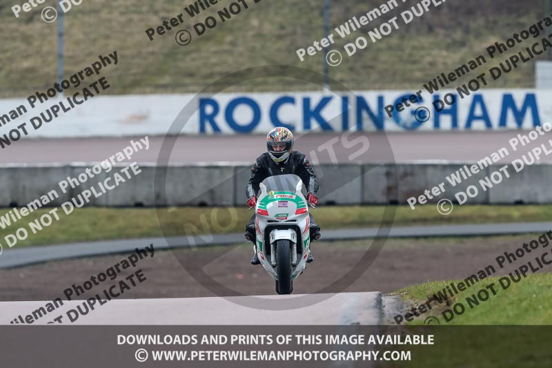 Rockingham no limits trackday;enduro digital images;event digital images;eventdigitalimages;no limits trackdays;peter wileman photography;racing digital images;rockingham raceway northamptonshire;rockingham trackday photographs;trackday digital images;trackday photos