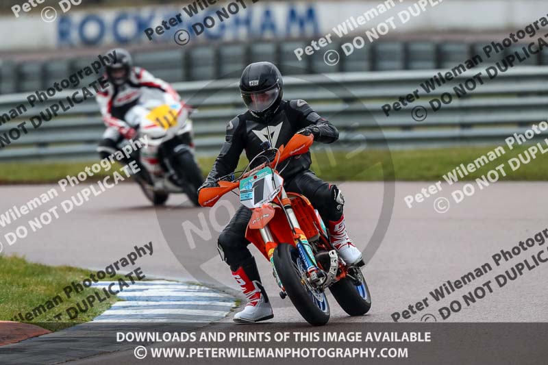 Rockingham no limits trackday;enduro digital images;event digital images;eventdigitalimages;no limits trackdays;peter wileman photography;racing digital images;rockingham raceway northamptonshire;rockingham trackday photographs;trackday digital images;trackday photos