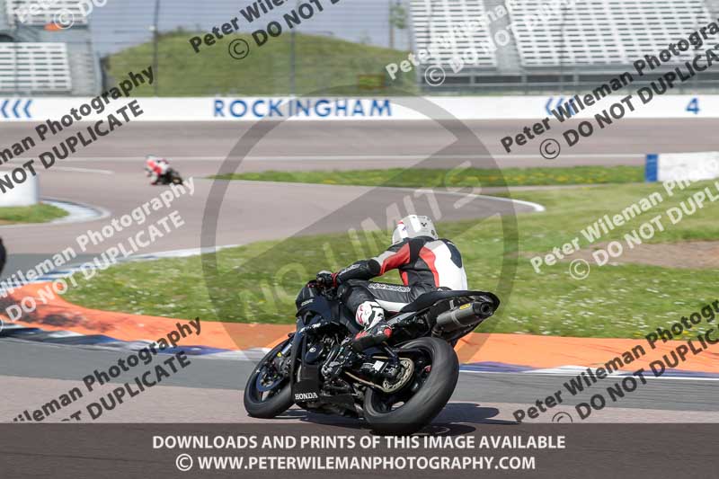 Rockingham no limits trackday;enduro digital images;event digital images;eventdigitalimages;no limits trackdays;peter wileman photography;racing digital images;rockingham raceway northamptonshire;rockingham trackday photographs;trackday digital images;trackday photos