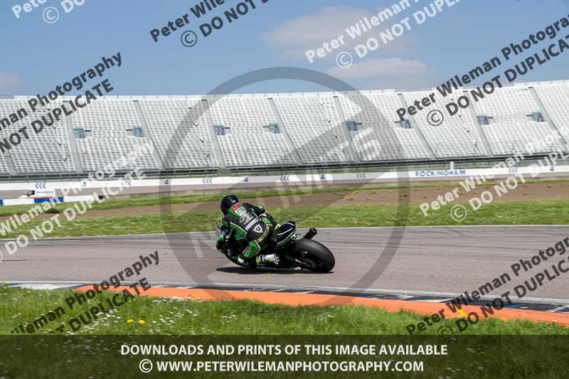 Rockingham no limits trackday;enduro digital images;event digital images;eventdigitalimages;no limits trackdays;peter wileman photography;racing digital images;rockingham raceway northamptonshire;rockingham trackday photographs;trackday digital images;trackday photos