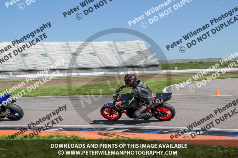 Rockingham no limits trackday;enduro digital images;event digital images;eventdigitalimages;no limits trackdays;peter wileman photography;racing digital images;rockingham raceway northamptonshire;rockingham trackday photographs;trackday digital images;trackday photos