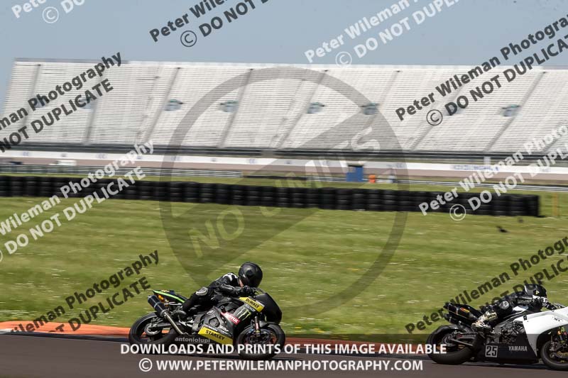 Rockingham no limits trackday;enduro digital images;event digital images;eventdigitalimages;no limits trackdays;peter wileman photography;racing digital images;rockingham raceway northamptonshire;rockingham trackday photographs;trackday digital images;trackday photos