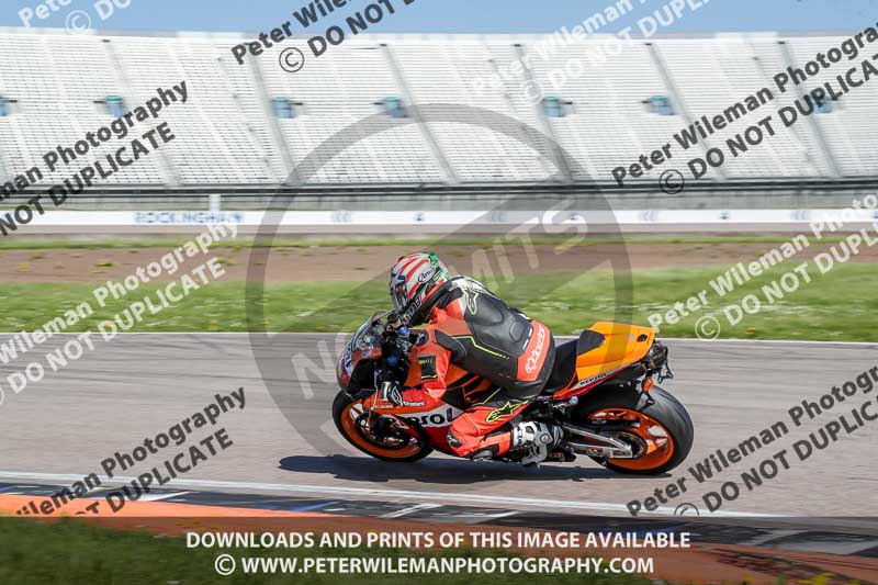 Rockingham no limits trackday;enduro digital images;event digital images;eventdigitalimages;no limits trackdays;peter wileman photography;racing digital images;rockingham raceway northamptonshire;rockingham trackday photographs;trackday digital images;trackday photos