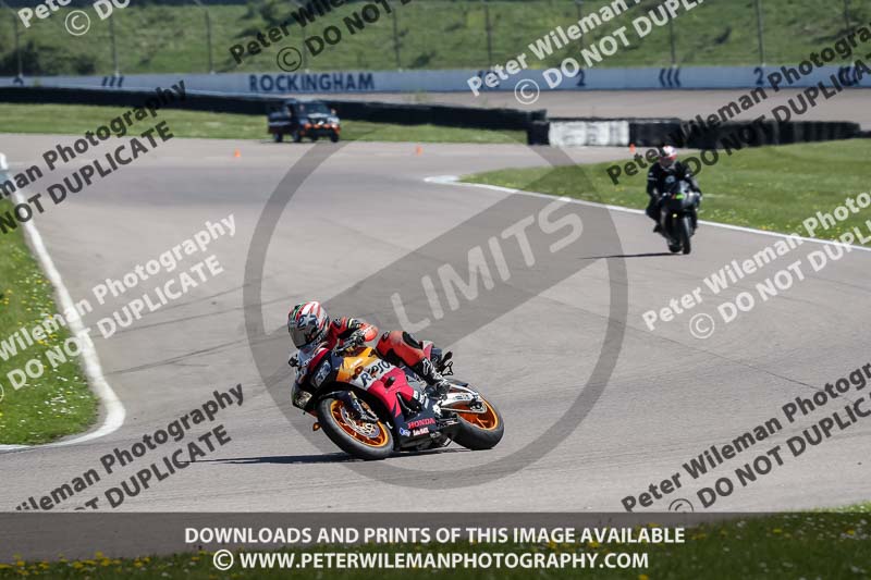 Rockingham no limits trackday;enduro digital images;event digital images;eventdigitalimages;no limits trackdays;peter wileman photography;racing digital images;rockingham raceway northamptonshire;rockingham trackday photographs;trackday digital images;trackday photos