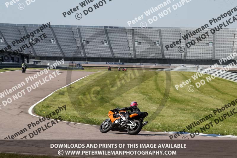 Rockingham no limits trackday;enduro digital images;event digital images;eventdigitalimages;no limits trackdays;peter wileman photography;racing digital images;rockingham raceway northamptonshire;rockingham trackday photographs;trackday digital images;trackday photos