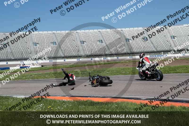 Rockingham no limits trackday;enduro digital images;event digital images;eventdigitalimages;no limits trackdays;peter wileman photography;racing digital images;rockingham raceway northamptonshire;rockingham trackday photographs;trackday digital images;trackday photos