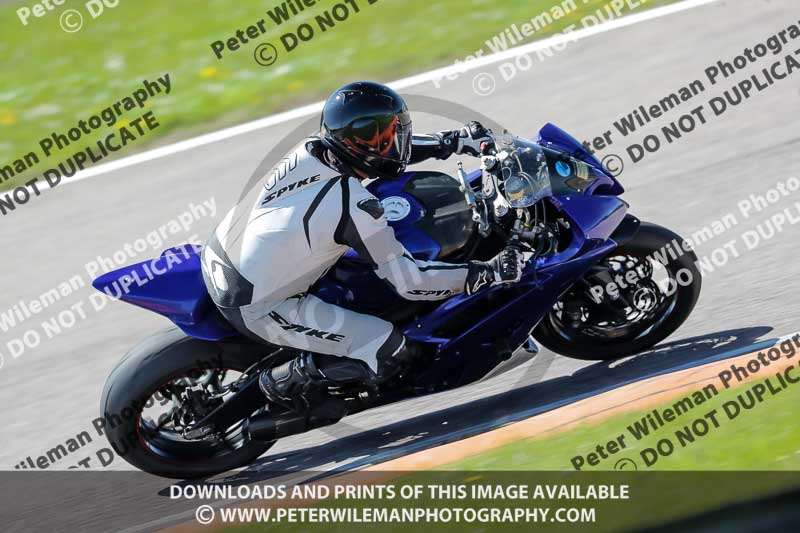 Rockingham no limits trackday;enduro digital images;event digital images;eventdigitalimages;no limits trackdays;peter wileman photography;racing digital images;rockingham raceway northamptonshire;rockingham trackday photographs;trackday digital images;trackday photos