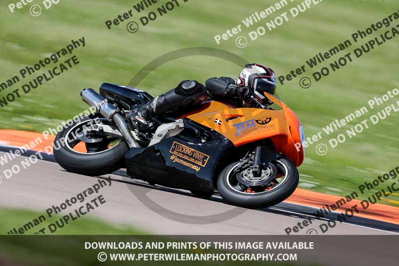 Rockingham no limits trackday;enduro digital images;event digital images;eventdigitalimages;no limits trackdays;peter wileman photography;racing digital images;rockingham raceway northamptonshire;rockingham trackday photographs;trackday digital images;trackday photos