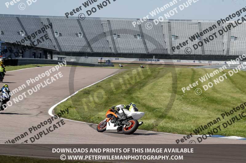 Rockingham no limits trackday;enduro digital images;event digital images;eventdigitalimages;no limits trackdays;peter wileman photography;racing digital images;rockingham raceway northamptonshire;rockingham trackday photographs;trackday digital images;trackday photos
