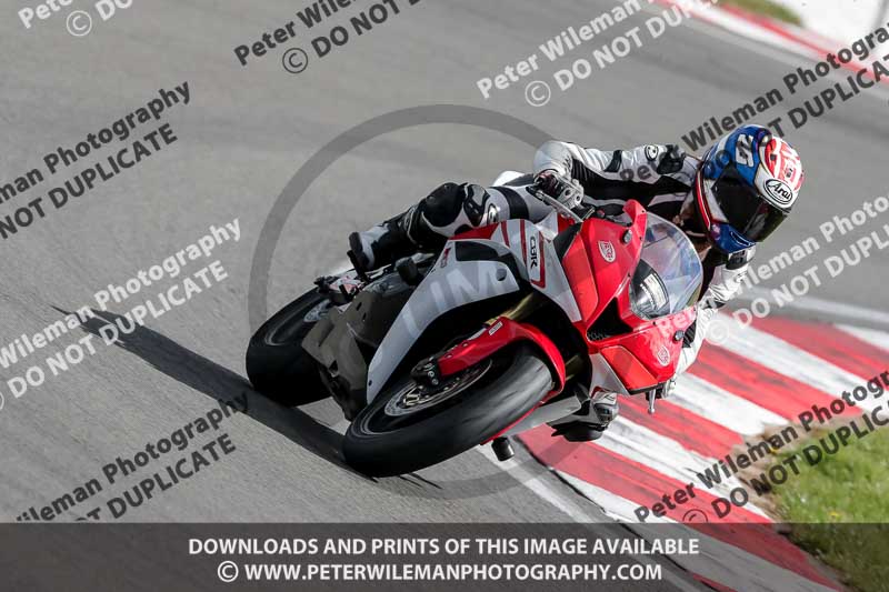donington no limits trackday;donington park photographs;donington trackday photographs;no limits trackdays;peter wileman photography;trackday digital images;trackday photos