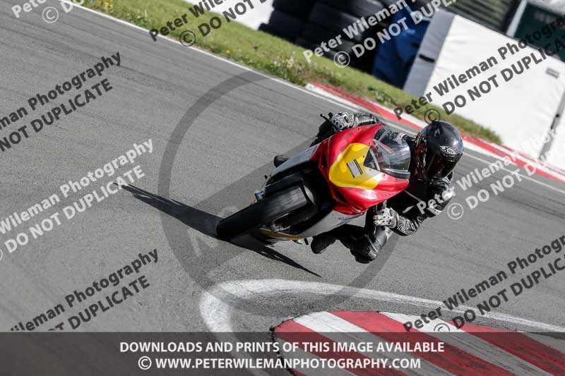 donington no limits trackday;donington park photographs;donington trackday photographs;no limits trackdays;peter wileman photography;trackday digital images;trackday photos