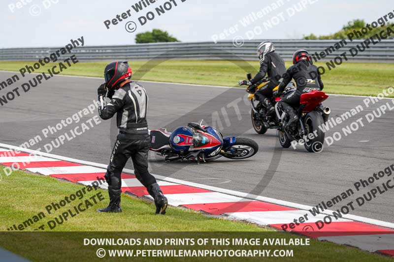 donington no limits trackday;donington park photographs;donington trackday photographs;no limits trackdays;peter wileman photography;trackday digital images;trackday photos