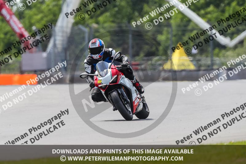 donington no limits trackday;donington park photographs;donington trackday photographs;no limits trackdays;peter wileman photography;trackday digital images;trackday photos