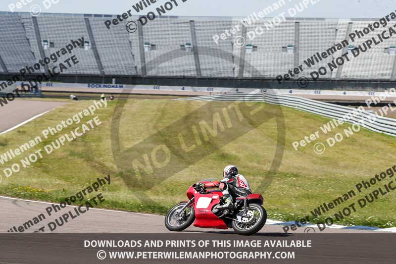 Rockingham no limits trackday;enduro digital images;event digital images;eventdigitalimages;no limits trackdays;peter wileman photography;racing digital images;rockingham raceway northamptonshire;rockingham trackday photographs;trackday digital images;trackday photos