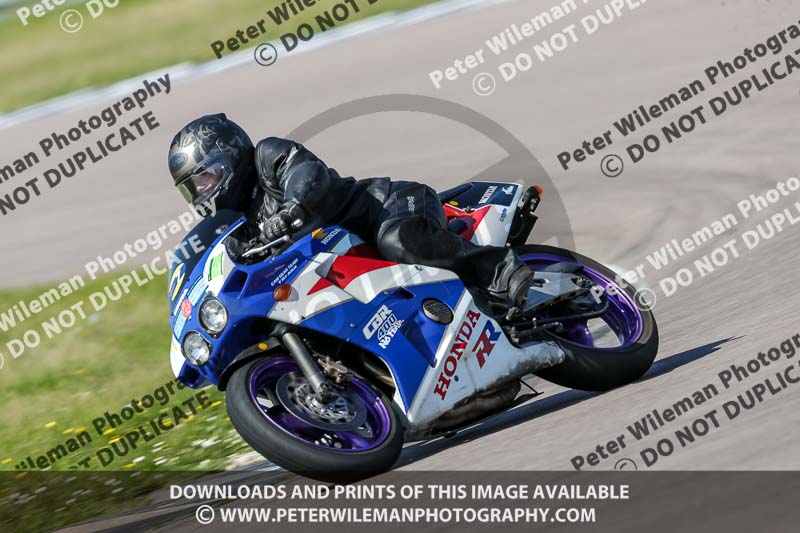 Rockingham no limits trackday;enduro digital images;event digital images;eventdigitalimages;no limits trackdays;peter wileman photography;racing digital images;rockingham raceway northamptonshire;rockingham trackday photographs;trackday digital images;trackday photos