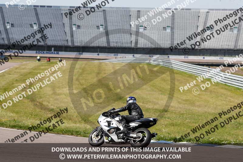 Rockingham no limits trackday;enduro digital images;event digital images;eventdigitalimages;no limits trackdays;peter wileman photography;racing digital images;rockingham raceway northamptonshire;rockingham trackday photographs;trackday digital images;trackday photos