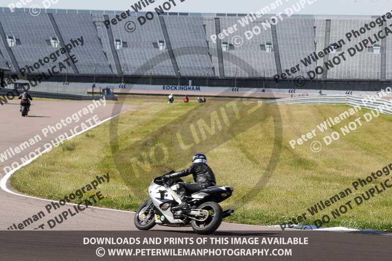 Rockingham no limits trackday;enduro digital images;event digital images;eventdigitalimages;no limits trackdays;peter wileman photography;racing digital images;rockingham raceway northamptonshire;rockingham trackday photographs;trackday digital images;trackday photos