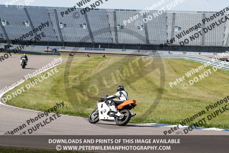 Rockingham no limits trackday;enduro digital images;event digital images;eventdigitalimages;no limits trackdays;peter wileman photography;racing digital images;rockingham raceway northamptonshire;rockingham trackday photographs;trackday digital images;trackday photos