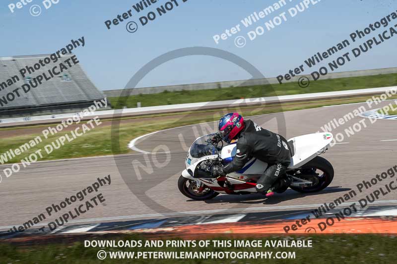 Rockingham no limits trackday;enduro digital images;event digital images;eventdigitalimages;no limits trackdays;peter wileman photography;racing digital images;rockingham raceway northamptonshire;rockingham trackday photographs;trackday digital images;trackday photos