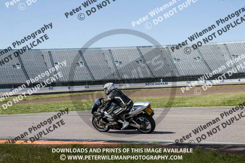 Rockingham no limits trackday;enduro digital images;event digital images;eventdigitalimages;no limits trackdays;peter wileman photography;racing digital images;rockingham raceway northamptonshire;rockingham trackday photographs;trackday digital images;trackday photos