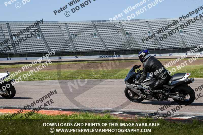 Rockingham no limits trackday;enduro digital images;event digital images;eventdigitalimages;no limits trackdays;peter wileman photography;racing digital images;rockingham raceway northamptonshire;rockingham trackday photographs;trackday digital images;trackday photos