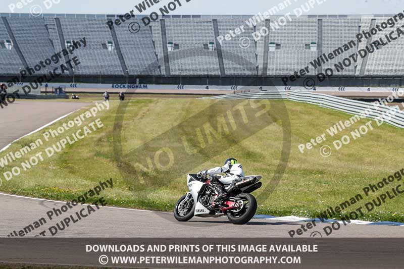 Rockingham no limits trackday;enduro digital images;event digital images;eventdigitalimages;no limits trackdays;peter wileman photography;racing digital images;rockingham raceway northamptonshire;rockingham trackday photographs;trackday digital images;trackday photos