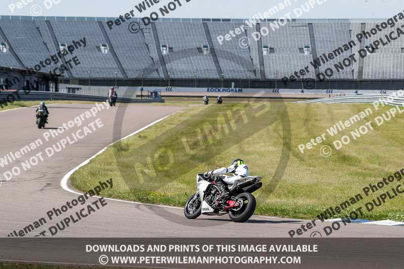 Rockingham no limits trackday;enduro digital images;event digital images;eventdigitalimages;no limits trackdays;peter wileman photography;racing digital images;rockingham raceway northamptonshire;rockingham trackday photographs;trackday digital images;trackday photos