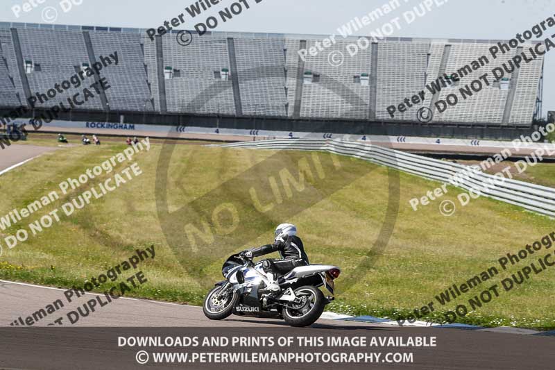 Rockingham no limits trackday;enduro digital images;event digital images;eventdigitalimages;no limits trackdays;peter wileman photography;racing digital images;rockingham raceway northamptonshire;rockingham trackday photographs;trackday digital images;trackday photos