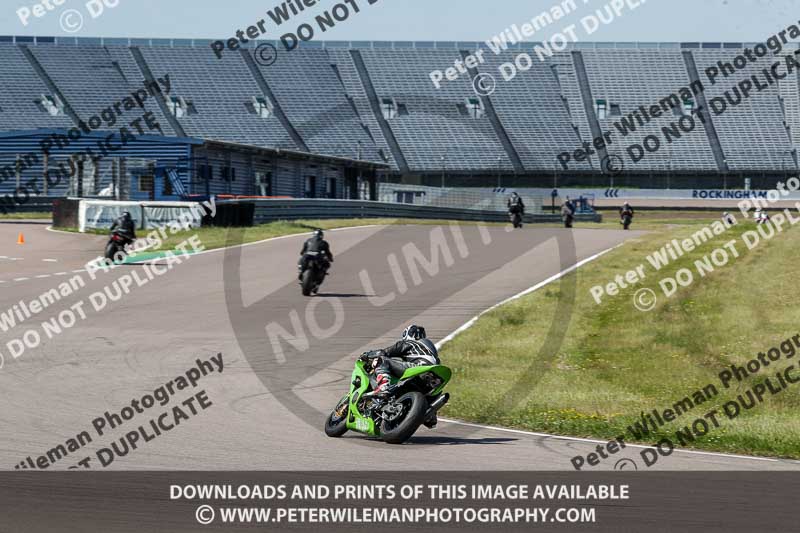 Rockingham no limits trackday;enduro digital images;event digital images;eventdigitalimages;no limits trackdays;peter wileman photography;racing digital images;rockingham raceway northamptonshire;rockingham trackday photographs;trackday digital images;trackday photos