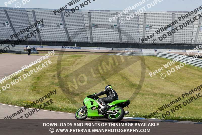 Rockingham no limits trackday;enduro digital images;event digital images;eventdigitalimages;no limits trackdays;peter wileman photography;racing digital images;rockingham raceway northamptonshire;rockingham trackday photographs;trackday digital images;trackday photos