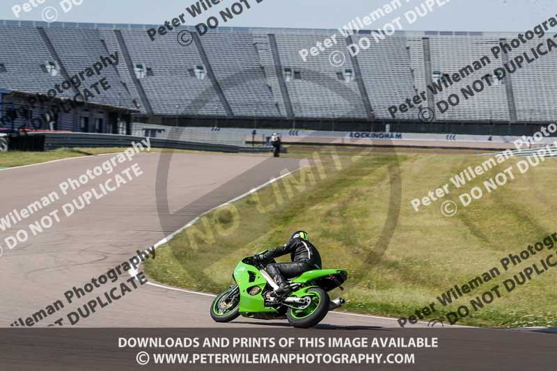 Rockingham no limits trackday;enduro digital images;event digital images;eventdigitalimages;no limits trackdays;peter wileman photography;racing digital images;rockingham raceway northamptonshire;rockingham trackday photographs;trackday digital images;trackday photos