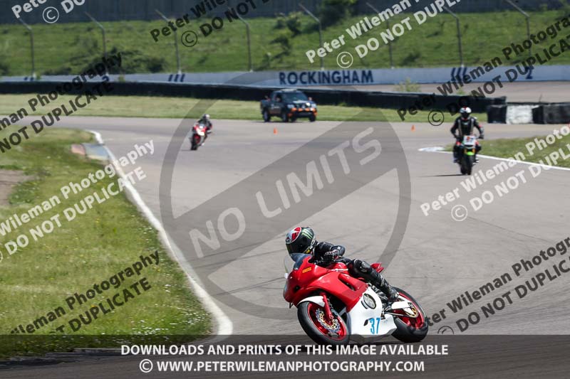 Rockingham no limits trackday;enduro digital images;event digital images;eventdigitalimages;no limits trackdays;peter wileman photography;racing digital images;rockingham raceway northamptonshire;rockingham trackday photographs;trackday digital images;trackday photos