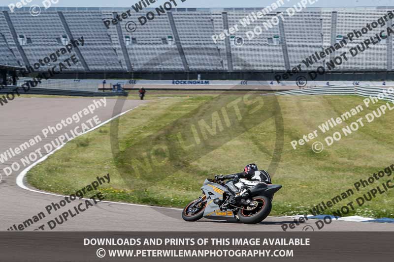 Rockingham no limits trackday;enduro digital images;event digital images;eventdigitalimages;no limits trackdays;peter wileman photography;racing digital images;rockingham raceway northamptonshire;rockingham trackday photographs;trackday digital images;trackday photos