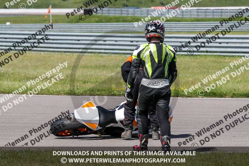 Rockingham no limits trackday;enduro digital images;event digital images;eventdigitalimages;no limits trackdays;peter wileman photography;racing digital images;rockingham raceway northamptonshire;rockingham trackday photographs;trackday digital images;trackday photos