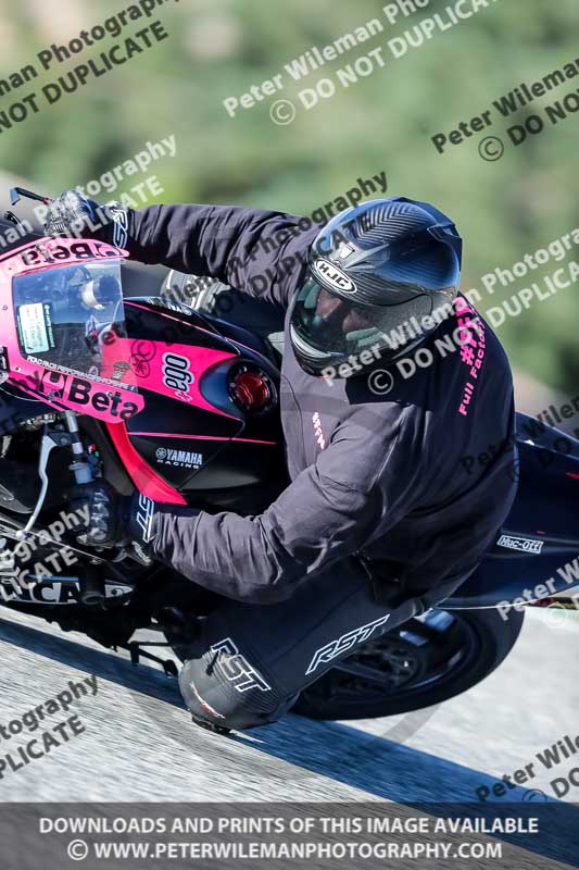 cadwell no limits trackday;cadwell park;cadwell park photographs;cadwell trackday photographs;enduro digital images;event digital images;eventdigitalimages;no limits trackdays;peter wileman photography;racing digital images;trackday digital images;trackday photos