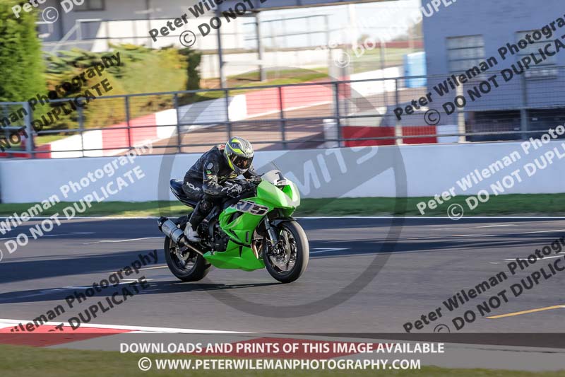 donington no limits trackday;donington park photographs;donington trackday photographs;no limits trackdays;peter wileman photography;trackday digital images;trackday photos