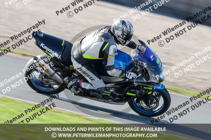 donington no limits trackday;donington park photographs;donington trackday photographs;no limits trackdays;peter wileman photography;trackday digital images;trackday photos