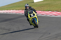 donington-no-limits-trackday;donington-park-photographs;donington-trackday-photographs;no-limits-trackdays;peter-wileman-photography;trackday-digital-images;trackday-photos