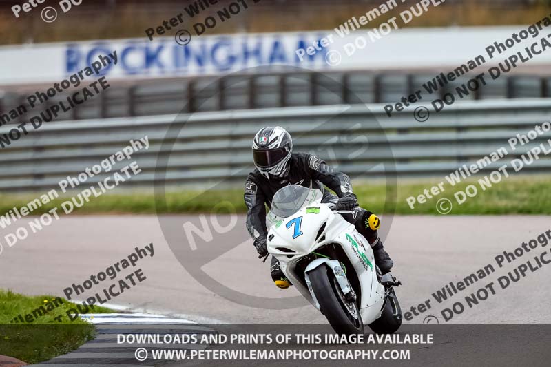 Rockingham no limits trackday;enduro digital images;event digital images;eventdigitalimages;no limits trackdays;peter wileman photography;racing digital images;rockingham raceway northamptonshire;rockingham trackday photographs;trackday digital images;trackday photos