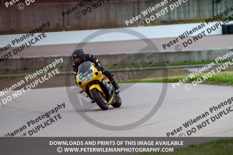Rockingham no limits trackday;enduro digital images;event digital images;eventdigitalimages;no limits trackdays;peter wileman photography;racing digital images;rockingham raceway northamptonshire;rockingham trackday photographs;trackday digital images;trackday photos