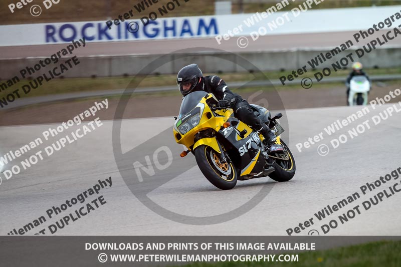 Rockingham no limits trackday;enduro digital images;event digital images;eventdigitalimages;no limits trackdays;peter wileman photography;racing digital images;rockingham raceway northamptonshire;rockingham trackday photographs;trackday digital images;trackday photos