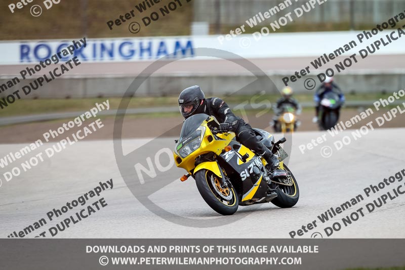 Rockingham no limits trackday;enduro digital images;event digital images;eventdigitalimages;no limits trackdays;peter wileman photography;racing digital images;rockingham raceway northamptonshire;rockingham trackday photographs;trackday digital images;trackday photos