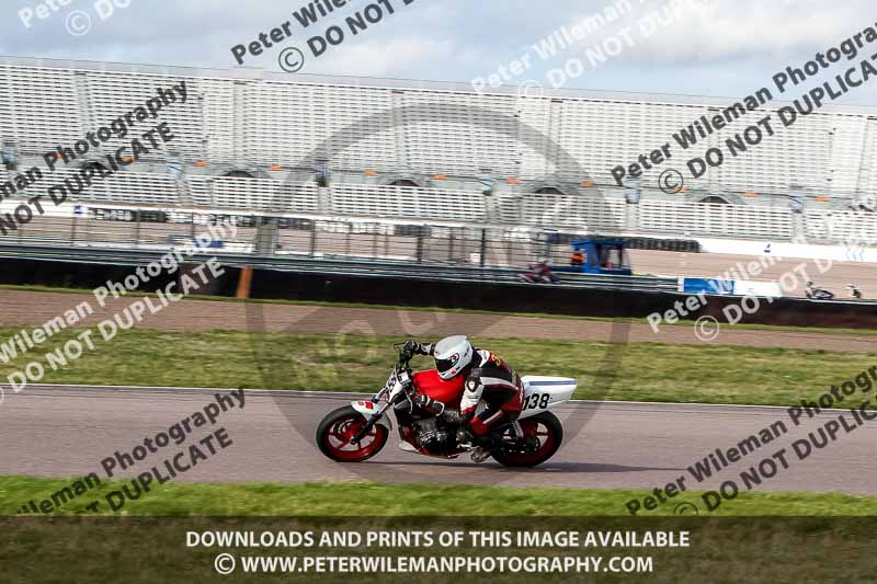 Rockingham no limits trackday;enduro digital images;event digital images;eventdigitalimages;no limits trackdays;peter wileman photography;racing digital images;rockingham raceway northamptonshire;rockingham trackday photographs;trackday digital images;trackday photos