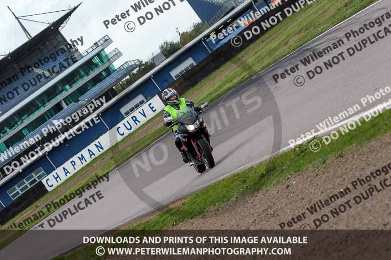 Rockingham no limits trackday;enduro digital images;event digital images;eventdigitalimages;no limits trackdays;peter wileman photography;racing digital images;rockingham raceway northamptonshire;rockingham trackday photographs;trackday digital images;trackday photos