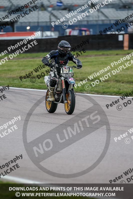 Rockingham no limits trackday;enduro digital images;event digital images;eventdigitalimages;no limits trackdays;peter wileman photography;racing digital images;rockingham raceway northamptonshire;rockingham trackday photographs;trackday digital images;trackday photos